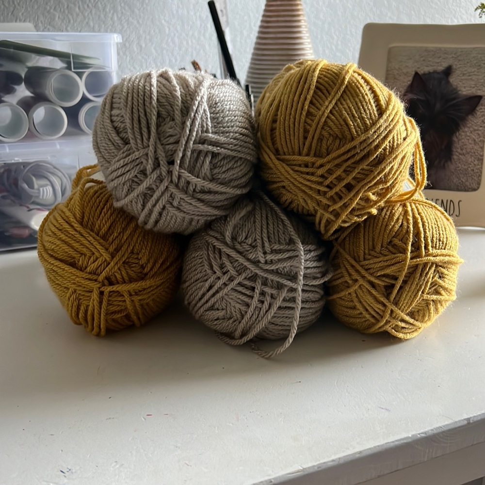 Yarn Bee